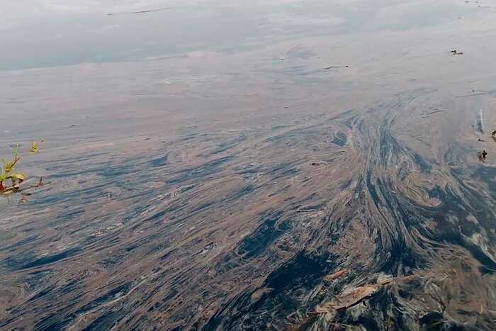 Власти объявили режим ЧС из-за разлива дизтоплива в Енисей на Казачинских порогах