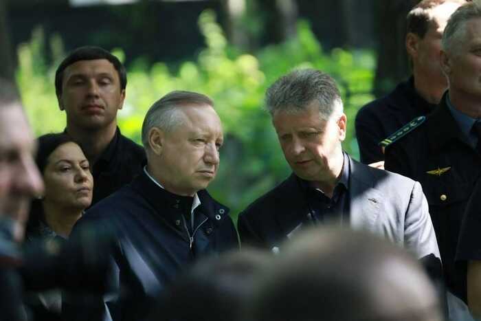 Александр Беглов и Максим Соколов прощаются с бывшим министром транспорта Романом Старовойтом